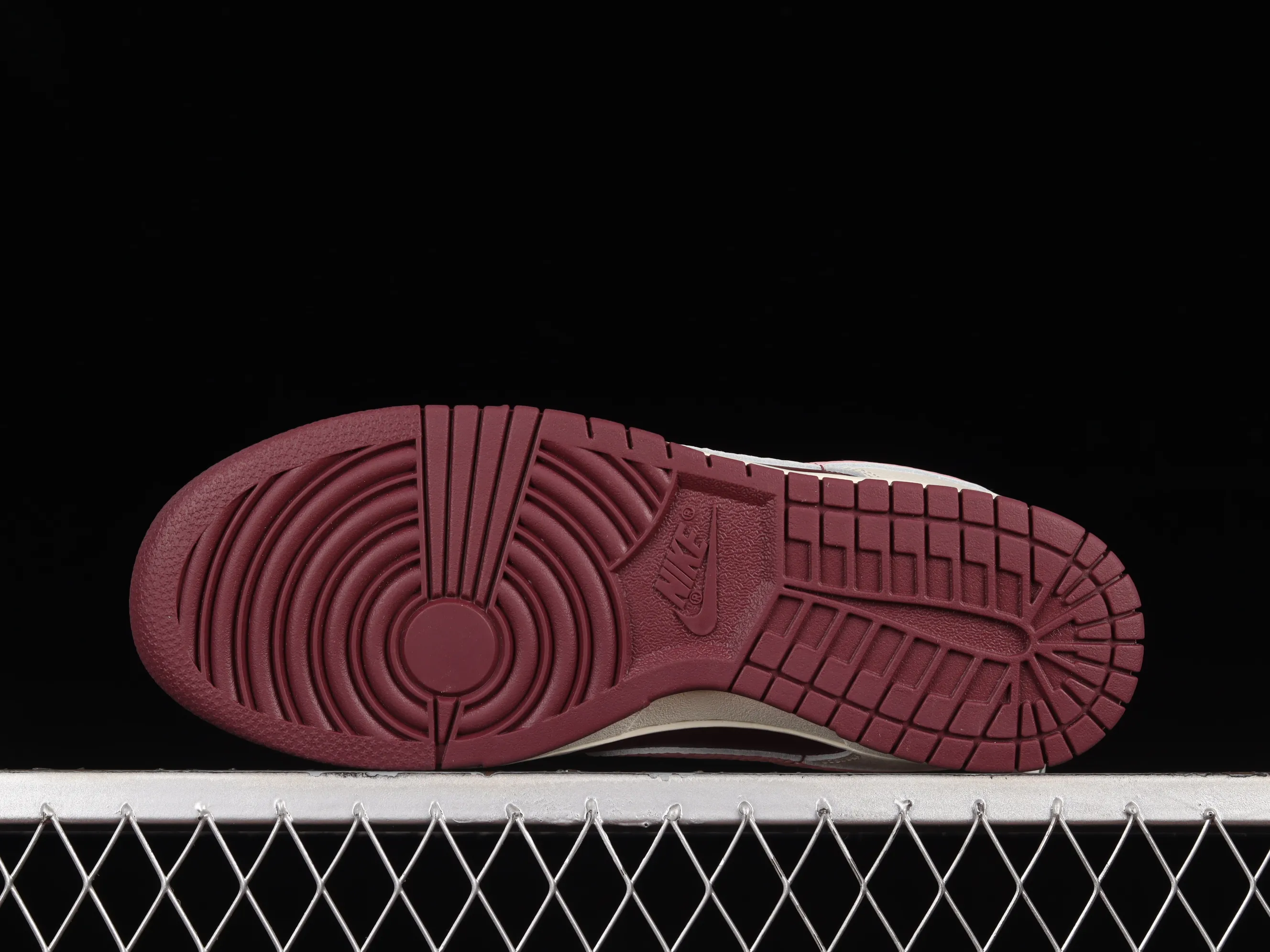 All Categories Nk SB Dunk Series Nk SB Dunk Low Low-top sneakers C version Nk Dunk Low Burgundy Valentine's Day SB low-top sports and leisure sneakers DR9705-100